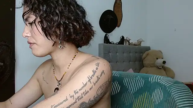 Snapshot of Sexy_Lia_ chatting on 06.17.26 Sexy Lia online show from 06.17.26