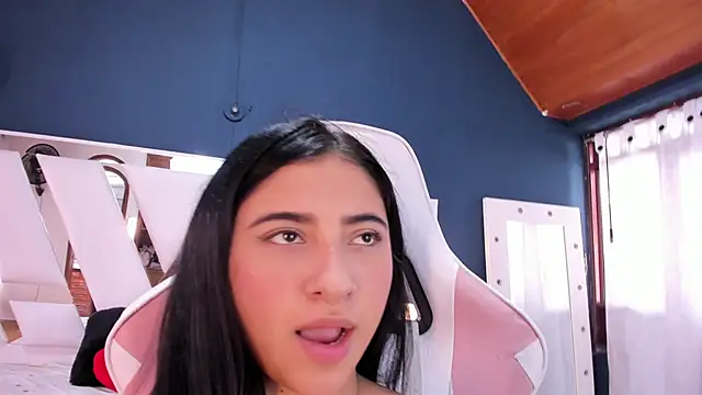 Snapshot of Emma_Cutey chatting on 12.24.24 Emma Cutey online show from 12.24.24