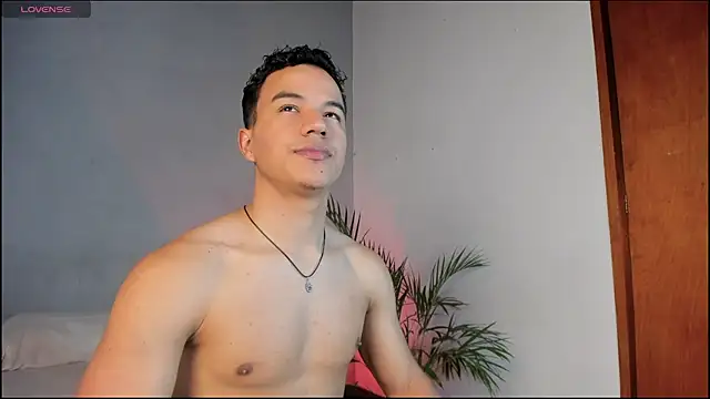 Snapshot of lucas_wellx chatting on 02.02.26 lucas wellx online show from 02.02.26