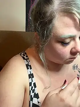 SleazeLouize online show from 02.18.25