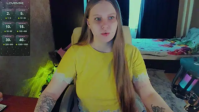 Snapshot of Alice_Dreamgirl_ chatting on 03.02.25 Alice Dreamgirl  online show from 03.02.25
