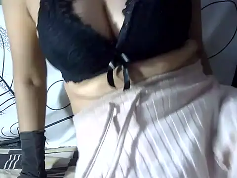 Snapshot of Lovely-Simran chatting on 10.02.25 Lovely-Simran online show from 10.02.25