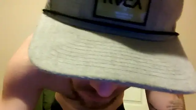 Snapshot of Huntzg23 chatting on 11.29.25 Huntzg23 online show from 11.29.25