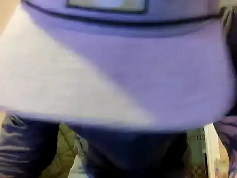 Snapshot of Huntzg23 chatting on 12.01.25 Huntzg23 online show from 12.01.25