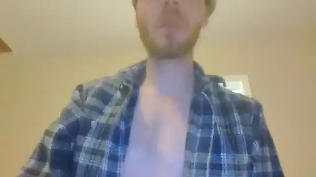 Snapshot of Huntzg23 chatting on 12.05.25 Huntzg23 online show from 12.05.25