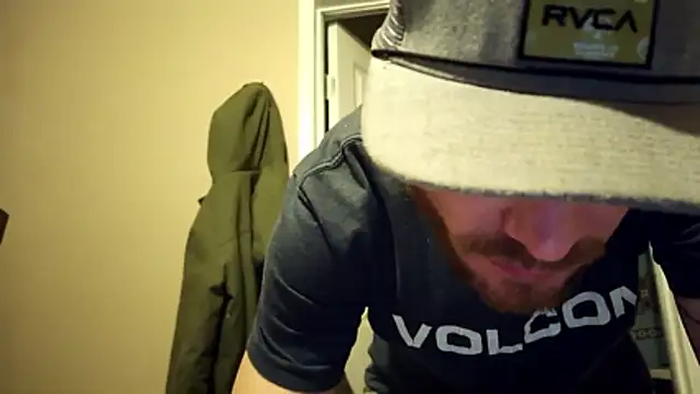 Huntzg23 online show from 12.23.25