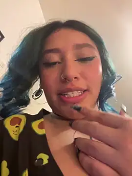 Snapshot of Bulmasexy chatting on 02.21.25 Bulmasexy online show from 02.21.25