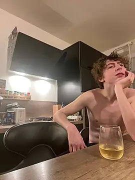 Snapshot of Bulmasexy chatting on 02.24.25 Bulmasexy online show from 02.24.25