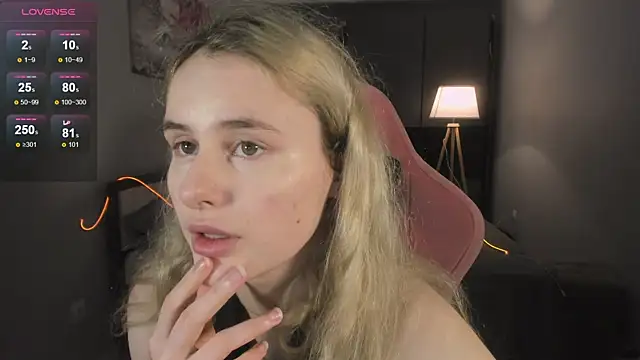 Molly Toads online show from 01.04.25