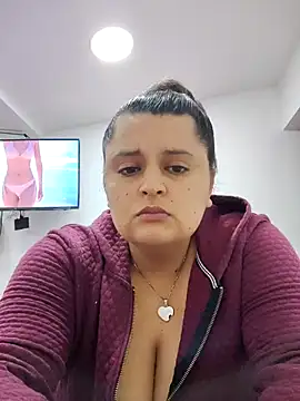 Miss balloonsmila online show from 10.24.25