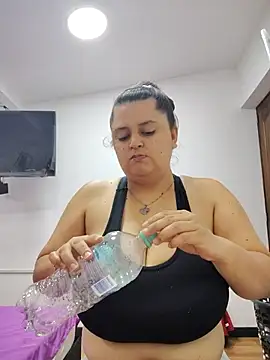 Miss balloonsmila online show from 10.26.25