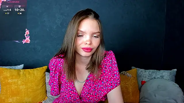 Curvy Dynamite  online show from 02.13.25