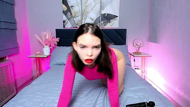 Curvy Dynamite  online show from 02.19.25