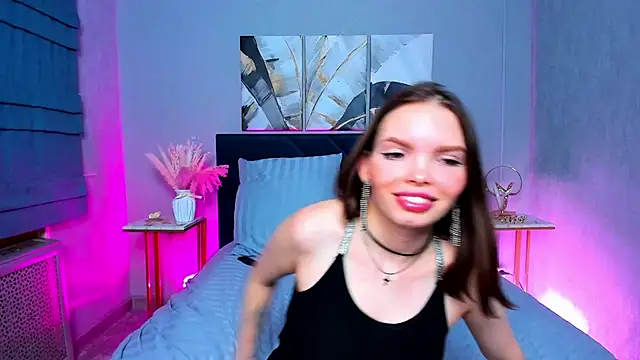 Curvy Dynamite  online show from 02.26.25