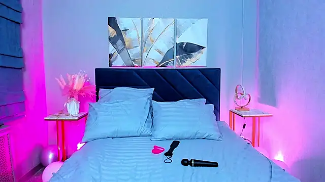 Curvy Dynamite  online show from 03.21.25