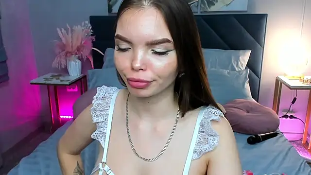 Curvy Dynamite  online show from 09.10.25