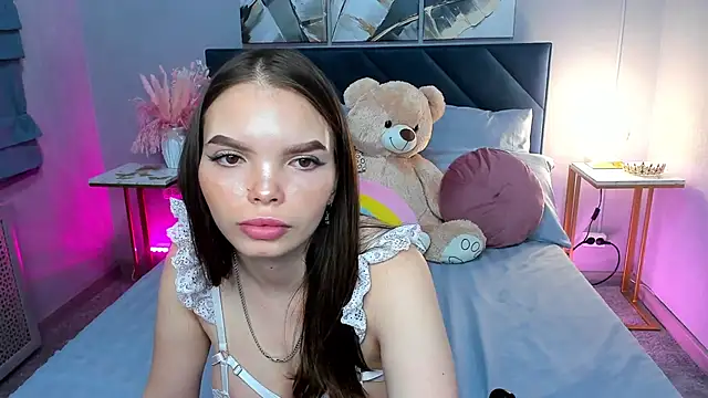 Curvy Dynamite  online show from 09.26.25