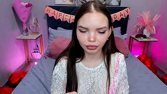 Curvy Dynamite  online show from 03.04.26