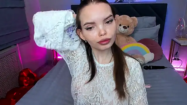 Curvy Dynamite  online show from 03.17.26