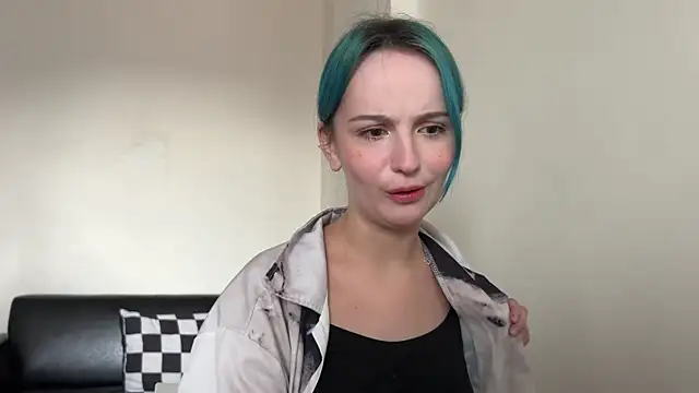 bumble bee online show from 12.28.24