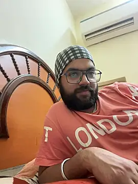 Arsh Loves Luv online show from 12.26.24