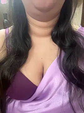 Snapshot of Akhi_Akshaya chatting on 12.20.24 Akhi Akshaya online show from 12.20.24