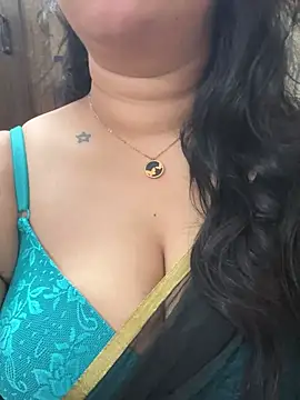 Snapshot of Akhi_Akshaya chatting on 12.21.24 Akhi Akshaya online show from 12.21.24