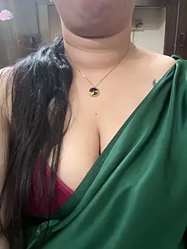 Snapshot of Akhi_Akshaya chatting on 12.23.24 Akhi Akshaya online show from 12.23.24