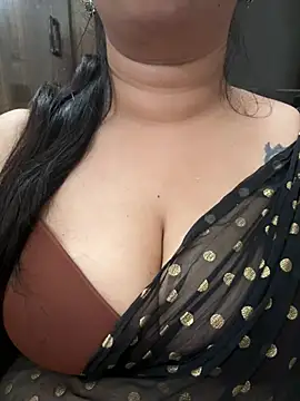 Snapshot of Akhi_Akshaya chatting on 01.07.25 Akhi Akshaya online show from 01.07.25