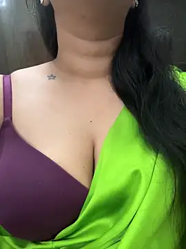 Snapshot of Akhi_Akshaya chatting on 01.12.25 Akhi Akshaya online show from 01.12.25