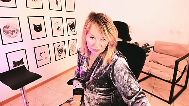 RosalindaFortuna online show from 12.24.24