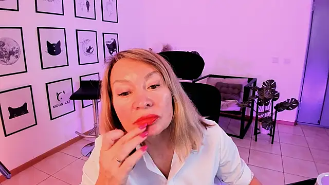 RosalindaFortuna online show from 02.10.25