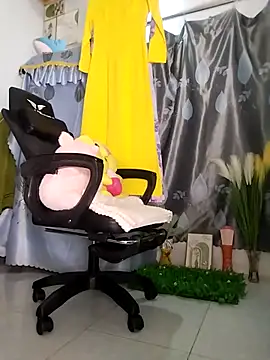 Lucy limon online show from 04.18.26