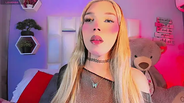 Aileen 18 online show from 10.11.25