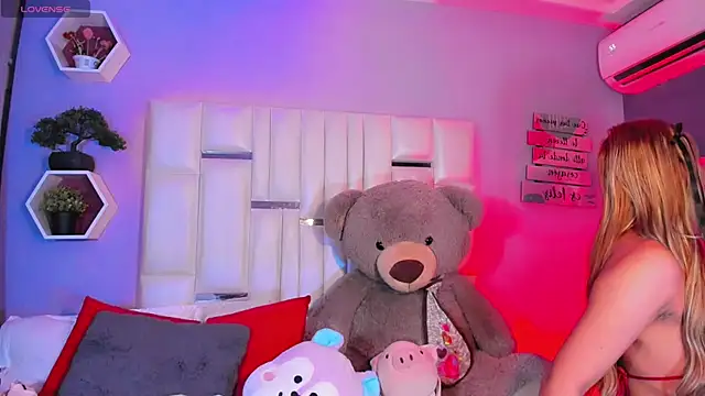 Aileen 18 online show from 10.18.25