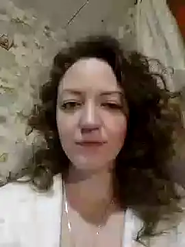 KattyLuuu online show from 01.04.25