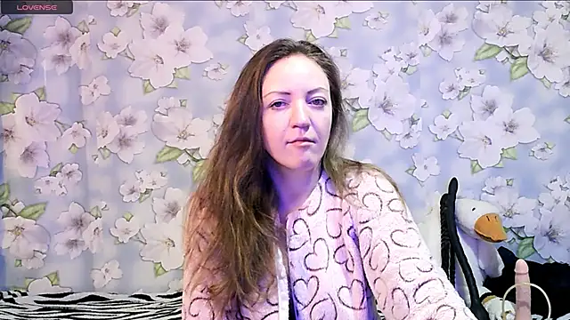 KattyLuuu online show from 02.14.25