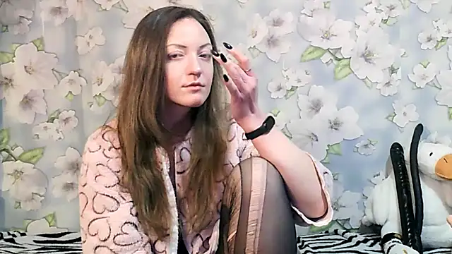 KattyLuuu online show from 02.14.25