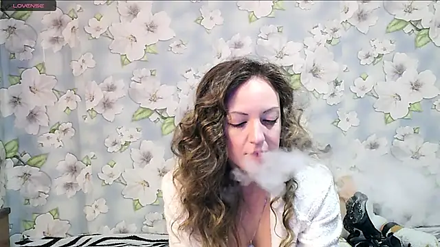 KattyLuuu online show from 02.23.25