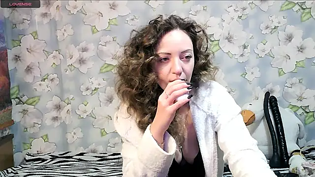 KattyLuuu online show from 03.02.25