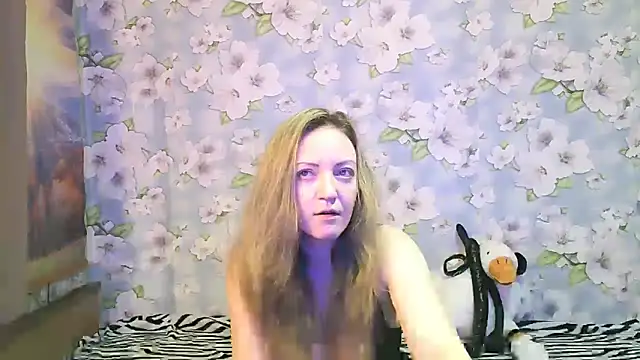 KattyLuuu online show from 09.12.25