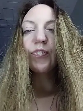 Snapshot of KattyLuuu chatting on 05.16.26 KattyLuuu online show from 05.16.26
