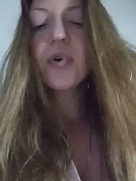 Snapshot of KattyLuuu chatting on 05.16.26 KattyLuuu online show from 05.16.26