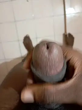 Snapshot of tharu111111 chatting on 02.04.25 tharu111111 online show from 02.04.25