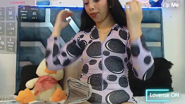 Roxan Fox- online show from 10.06.25