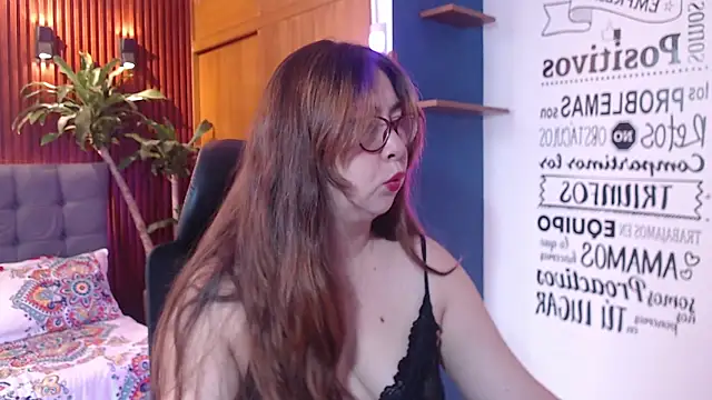 Snapshot of chloe_prg chatting on 02.17.25 chloe prg online show from 02.17.25