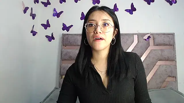 Snapshot of Anny_Fox- chatting on 06.27.26 Anny Fox- online show from 06.27.26