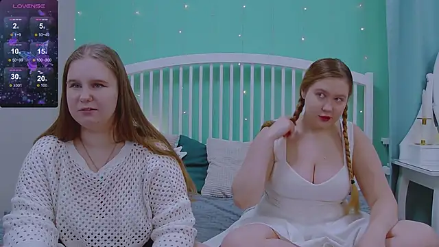 Snapshot of Ellie_Wellie chatting on 02.20.25 Ellie Wellie online show from 02.20.25