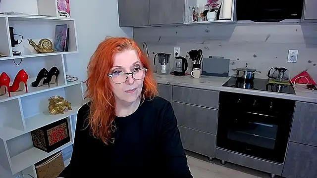 Snapshot of Fire-Fox-One chatting on 05.11.26 Fire-Fox-One online show from 05.11.26