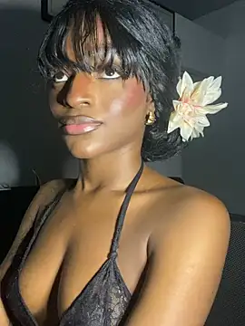 Snapshot of Zizi-campbel chatting on 01.29.25 Zizi-campbel online show from 01.29.25